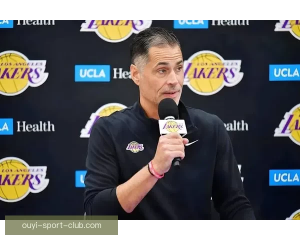 湖人旧将沦为三单之王老鹰19战仅1次上双佩林卡2换1交易大获全胜