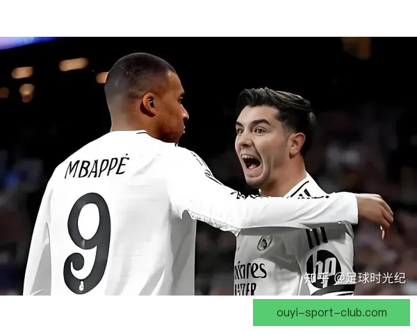 国家德比震撼登陆全国18城影院 传奇球星萨维奥拉亲临助阵